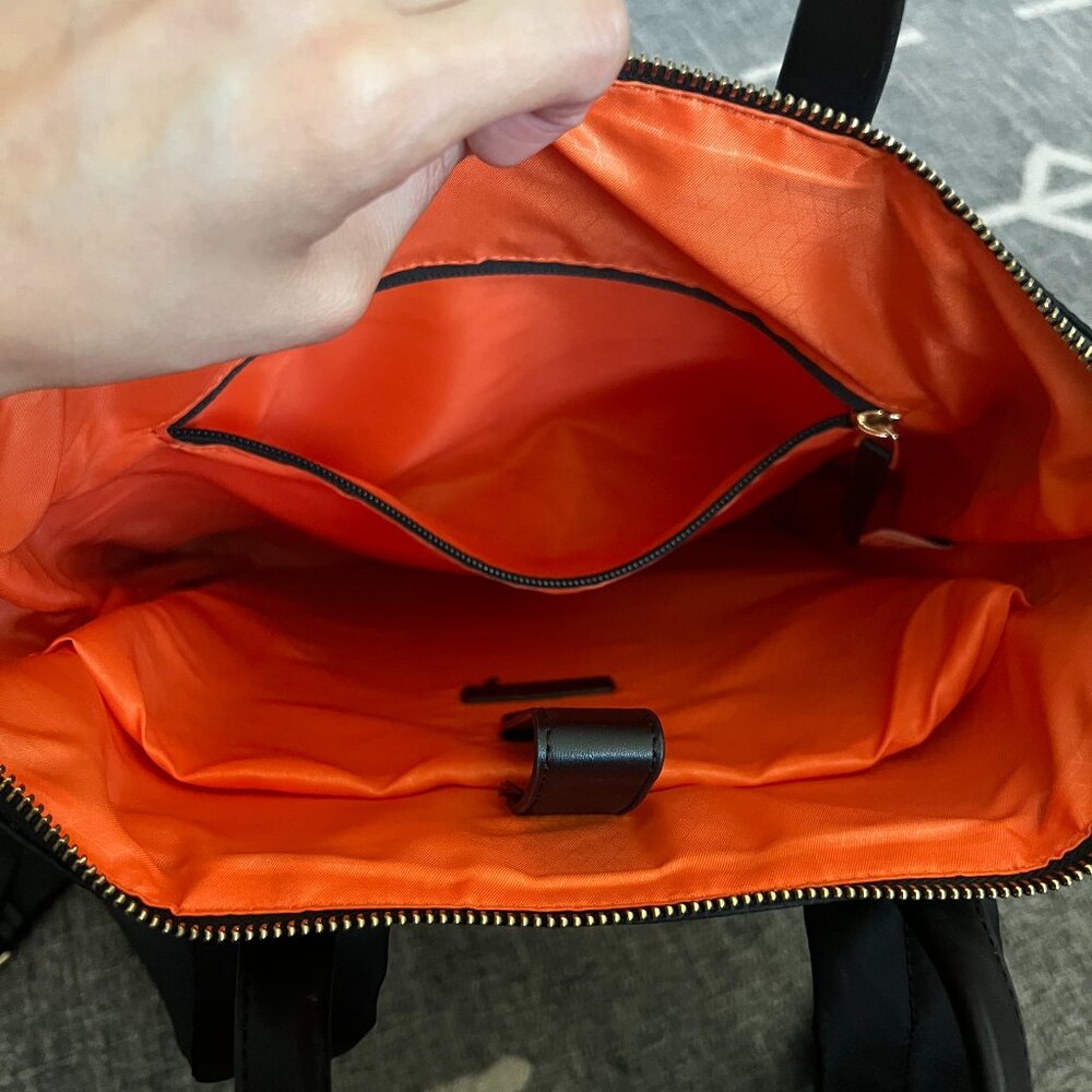 Targus Newport Convertible 2-in-1 Tote Bag Backpack - Picture 3 of 8